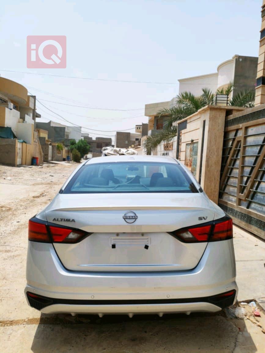 نيسان ألتيما